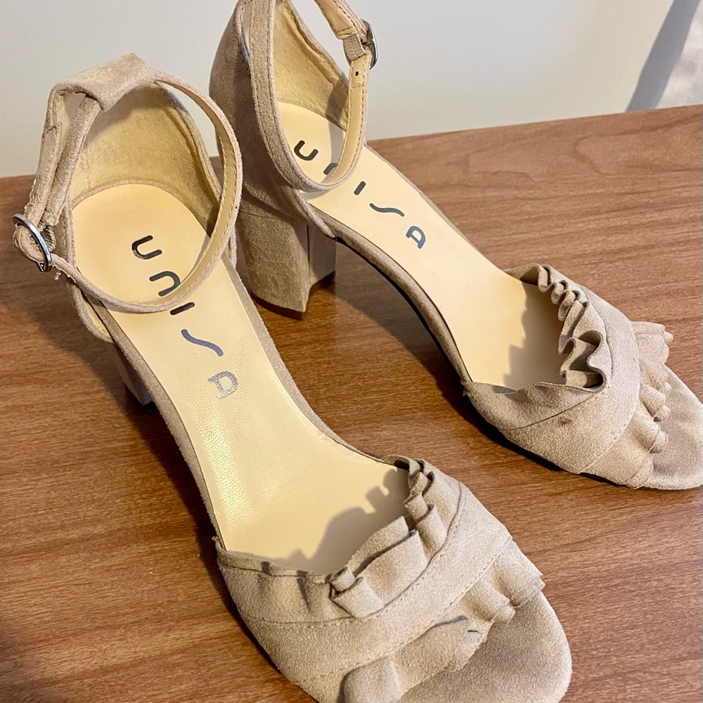 Unisa Women's Tan Suede Block Heels